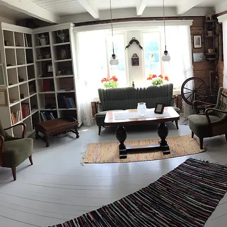 Eikerapen Gjestegard Aseral 2*